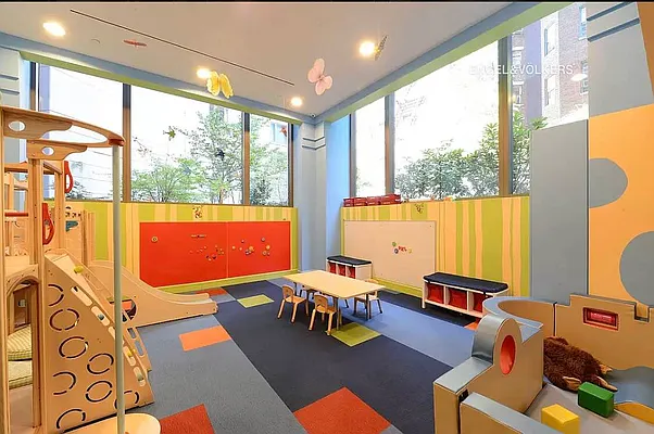 Rented by E Realty International Corp | media 28