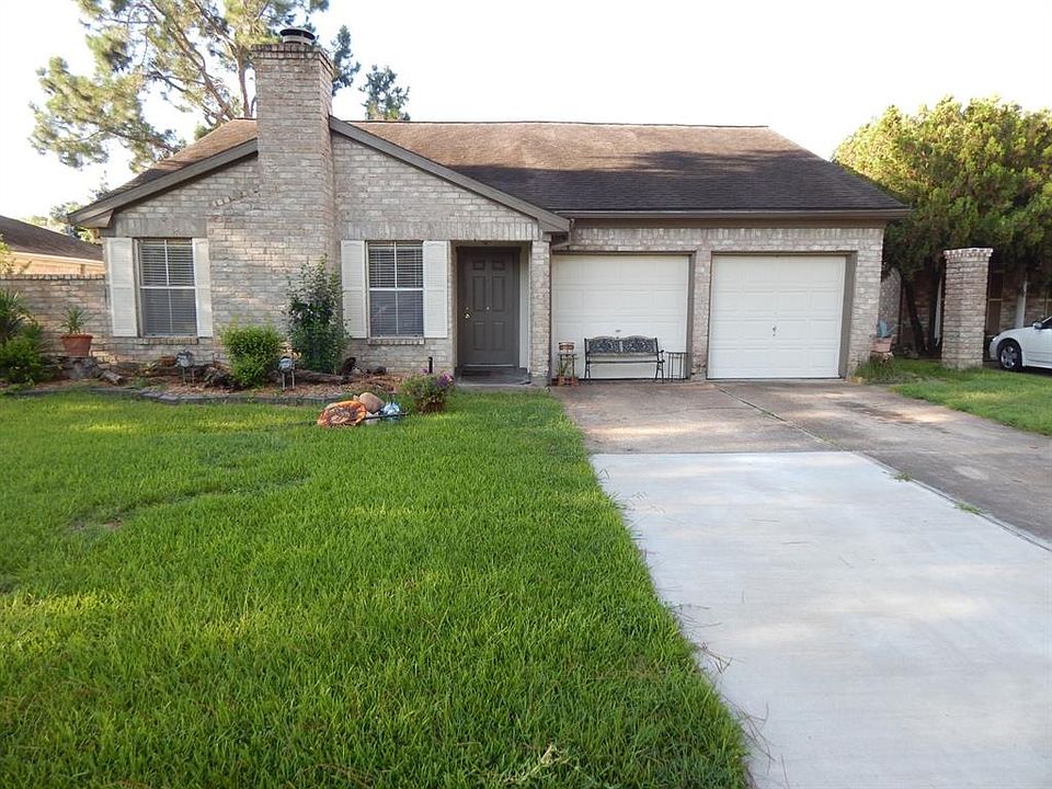 1st image of 22127 Elsinore Dr