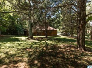 218 Travis Rd NW, Huntsville, AL 35806