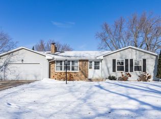7064 Glenross Rd, Woodbury, MN 55125