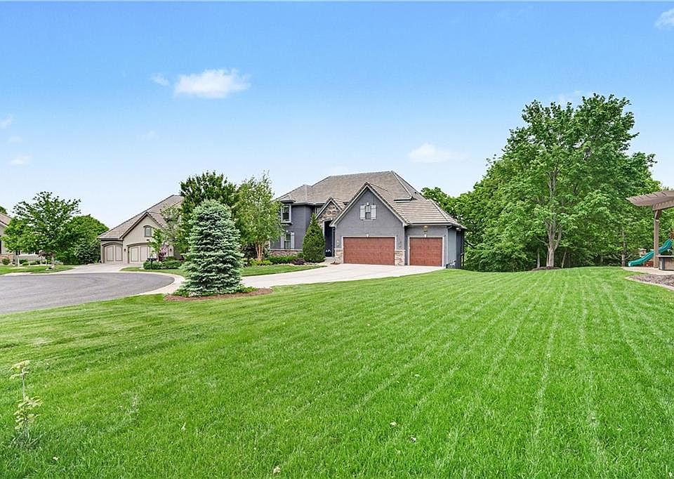 8831 Vista Dr, Lenexa, KS 66220 | Zillow