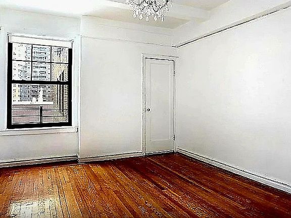 4th image of 172 E 4th St APT 4A