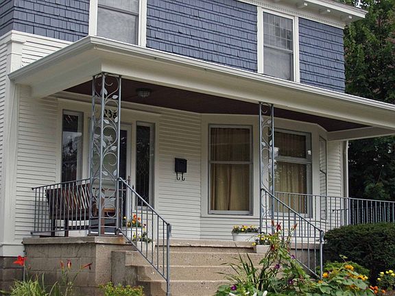 3rd image of 238 Carlton Ave SE