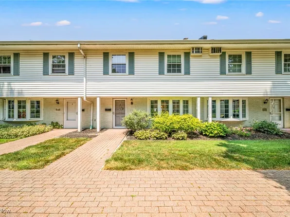 15 Meadowlawn Dr Unit 6, Mentor, OH 44060