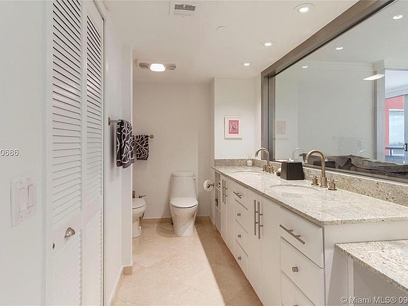 3rd image of 1541 Brickell Ave #B704