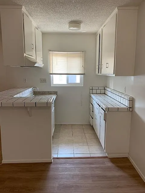Studio, 350 sqft, $1,400 — Photo 3