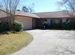 9806 Cassowary Dr, Conroe, TX 77385