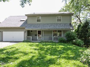 295 N Rebecca St, Crystal Lake, IL 60014