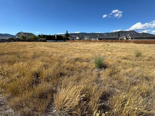 3009 Clapperton Ave, Merritt, BC V1K 1B3