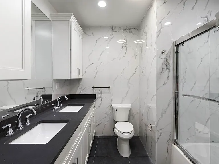 1736 E 4th St #2L — Photo 5