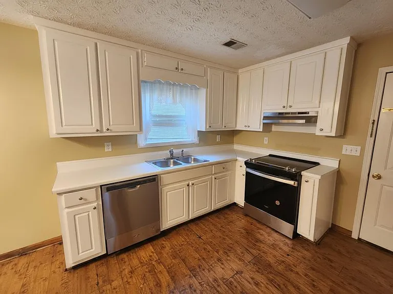 3020 Oak Meadow Dr — Photo 14