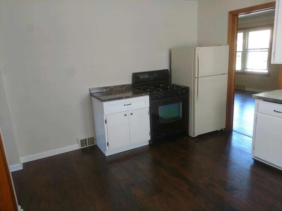 Lower Unit Kitchen