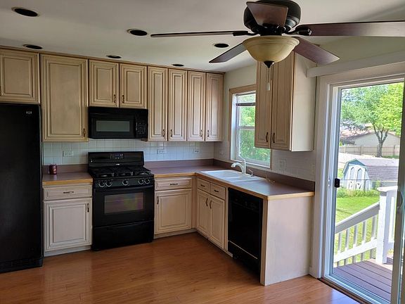 5th image of 436 Fordham Pl