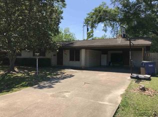 1141 N 2nd St, Silsbee, TX 77656