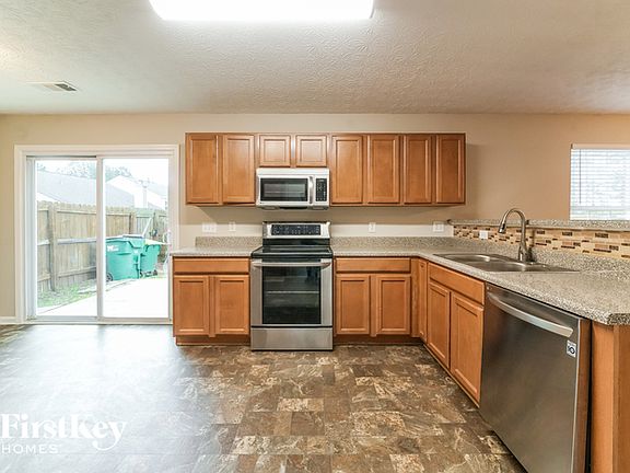 5th image of 276 Weatherstone Dr