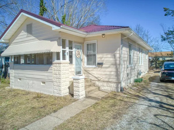517 N Michaels St, Carbondale, IL 62901