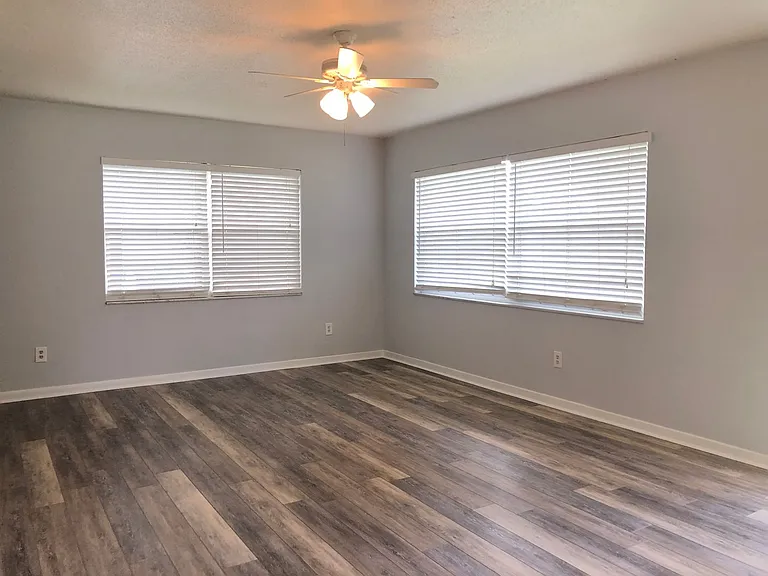10602 Allisheim Ave — Photo 6