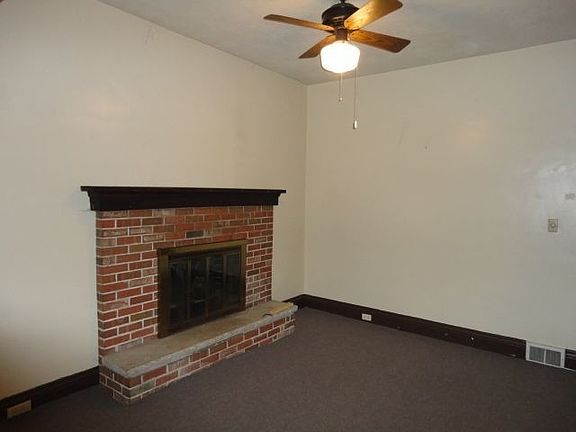 3rd image of 202 Franklin Pl