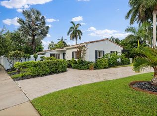 924 NE 4th St, Hallandale Beach, FL 33009