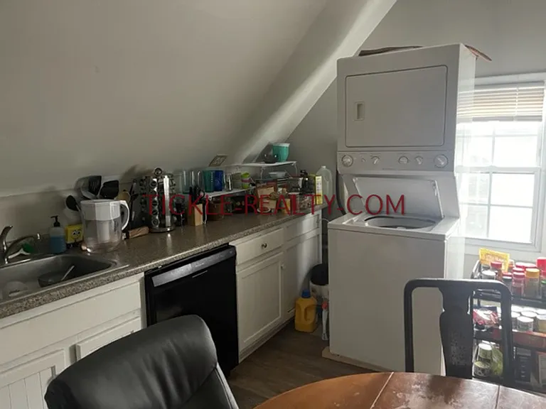 20 Tracy St — Photo 14