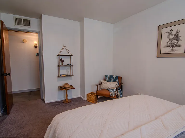 7043 E Moreland St — Photo 14