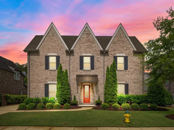 689 Provence Dr, Vestavia Hills, AL 35242