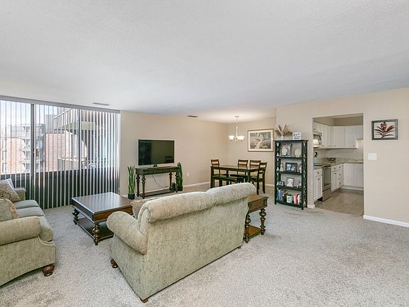 5th image of 1008 Paradise Rd APT 2E