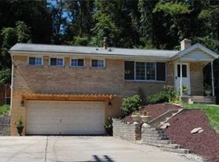 711 Dehaviland Dr, Pittsburgh, PA 15239