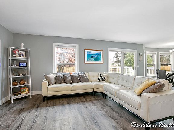 4th image of 937 Southview Dr
