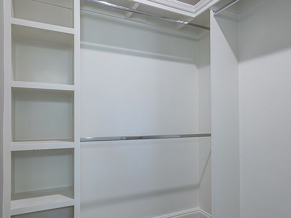 5th image of 3919 Lu Ln