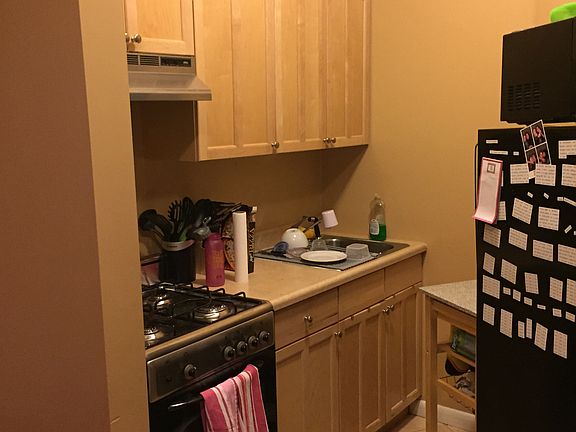 3rd image of 456 W 57th St APT 4C