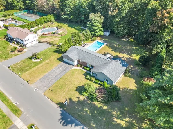 141 Green Hill Rd, Longmeadow, MA 01106
