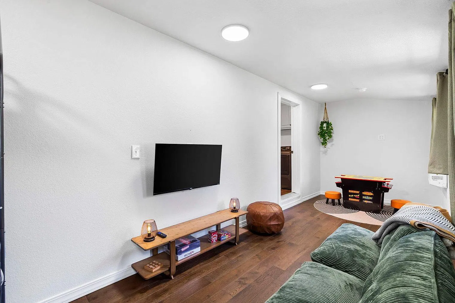 3 bed, 2.0 bath, $3,035 — Photo 4