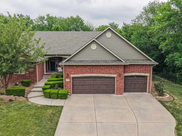 1748 S Cascade Point, Andover, KS 67002