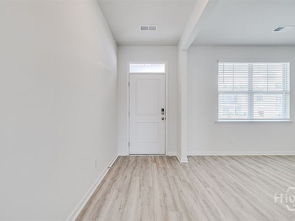 4th image of 105 Windrush Pines Pines