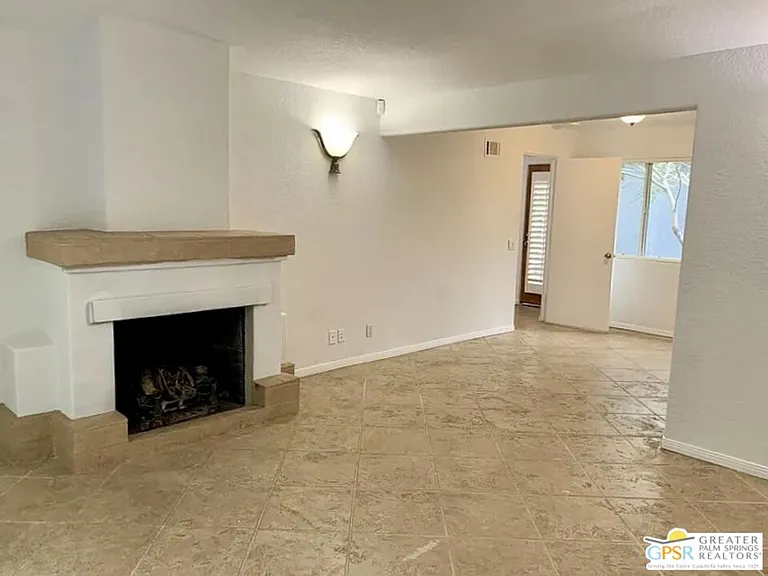 123 W San Carlos Rd — Photo 7