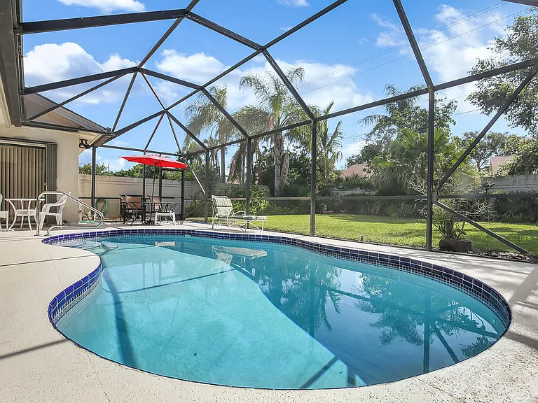 211 E River Park Dr — Photo 4