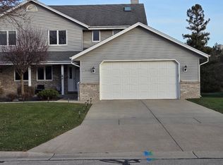 8142 S 88th St, Franklin, WI 53132