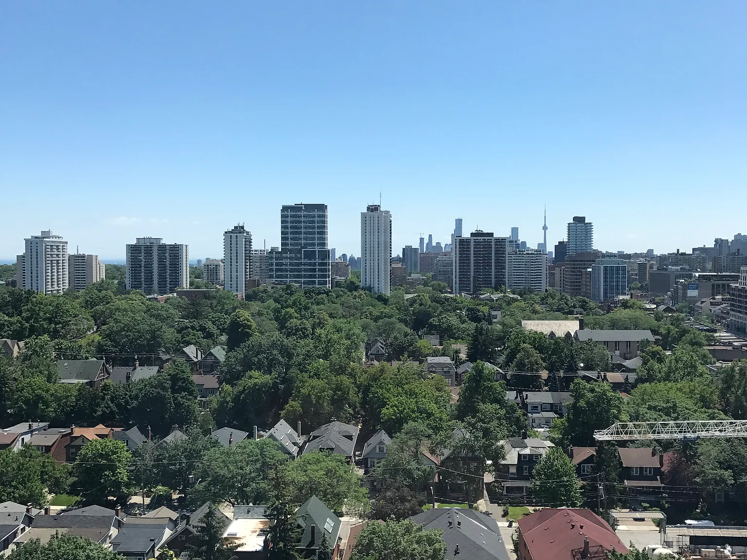 40 Soudan Ave — Photo 3
