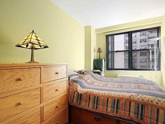 3rd image of 305 E 40th St APT 8N