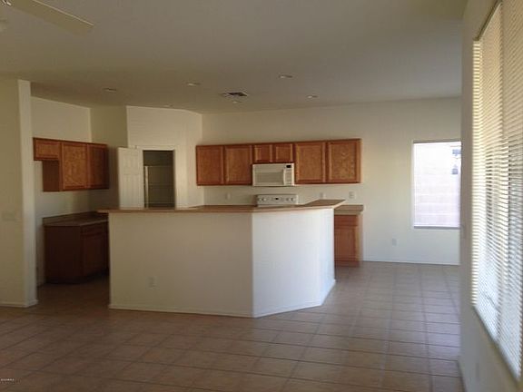 3rd image of 13776 W Ventura St