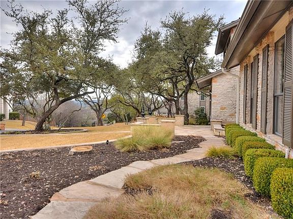 3rd image of 10806 Spicewood Pkwy