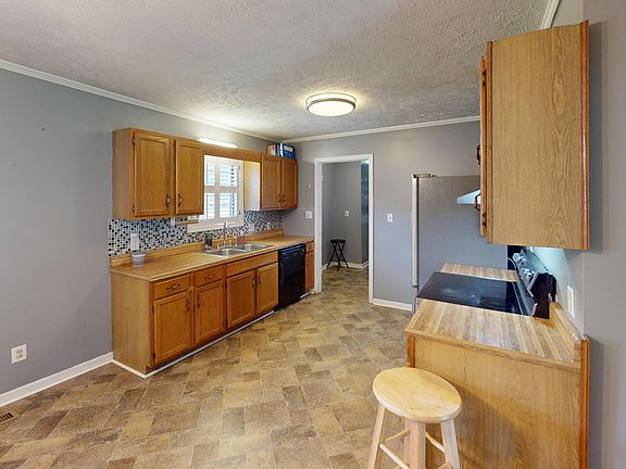 5th image of 852 Pennell Ln