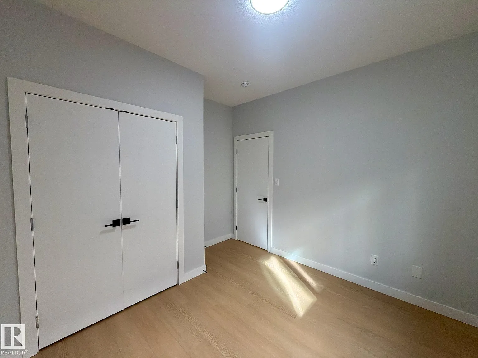 2 bed, 1.0 bath, 699 sqft, $1,195 — Photo 3