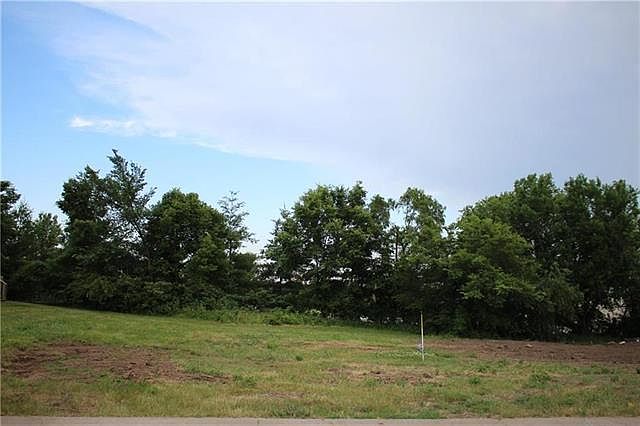 2nd image of 2041 Chateau Pl