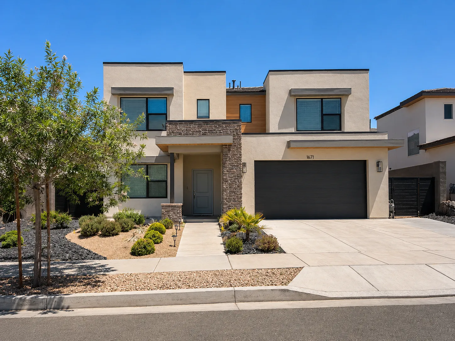 4 bed, 2.5 bath, 2458 sqft, $3,600 — Photo 1