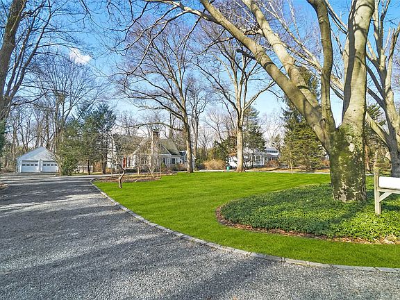 4th image of 30 Hicks Ln