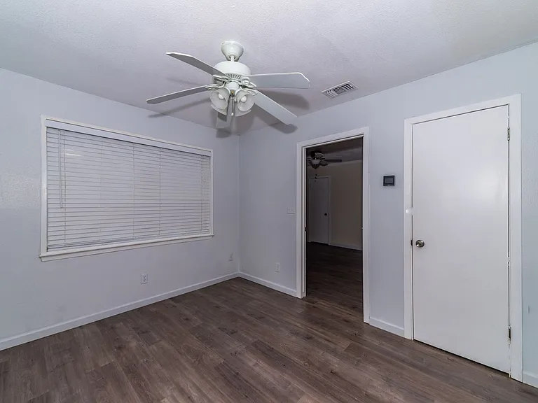 8110 Scottshill — Photo 11