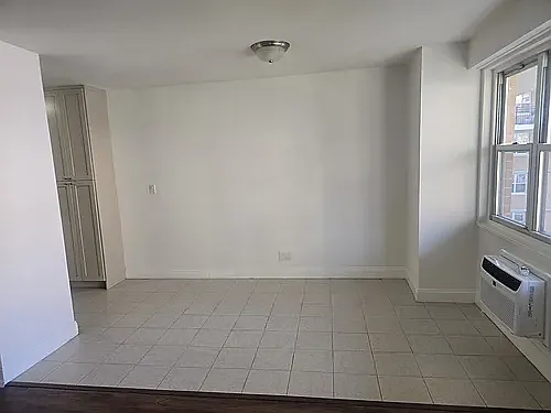 Shorecrest Towers — Photo 28