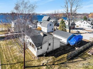 17533 Williams St, Spring Lake, MI 49456